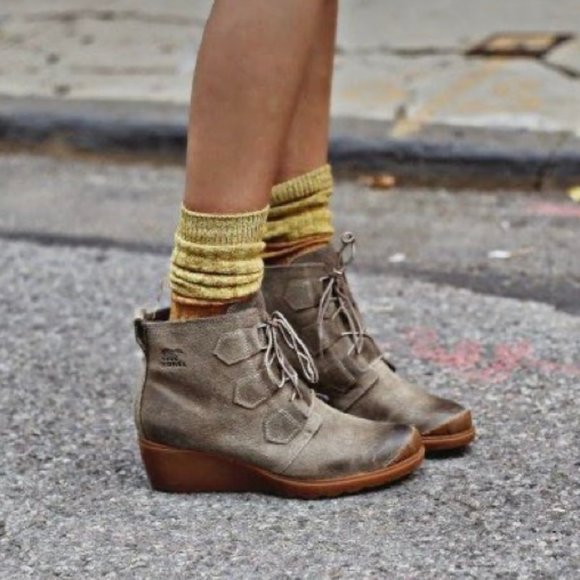 Sorel “Toronto” Lace-Up Booties - Picture 4 of 13